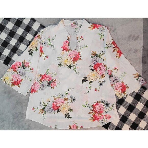 42 | Paloma Carmin | 3/4-Sleeve Floral V-Neck Blouse - Picture 1 of 5